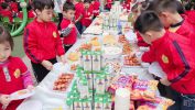 Trường mầm non Hoa Sen tổ chức tiệc buffet cho trẻ